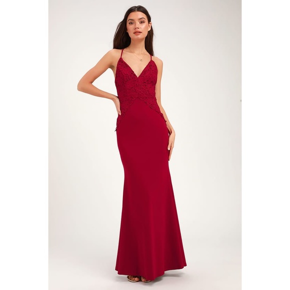 ♥️ Lulu’s Red Lace Backless Dress ♥️ - Picture 2 of 6